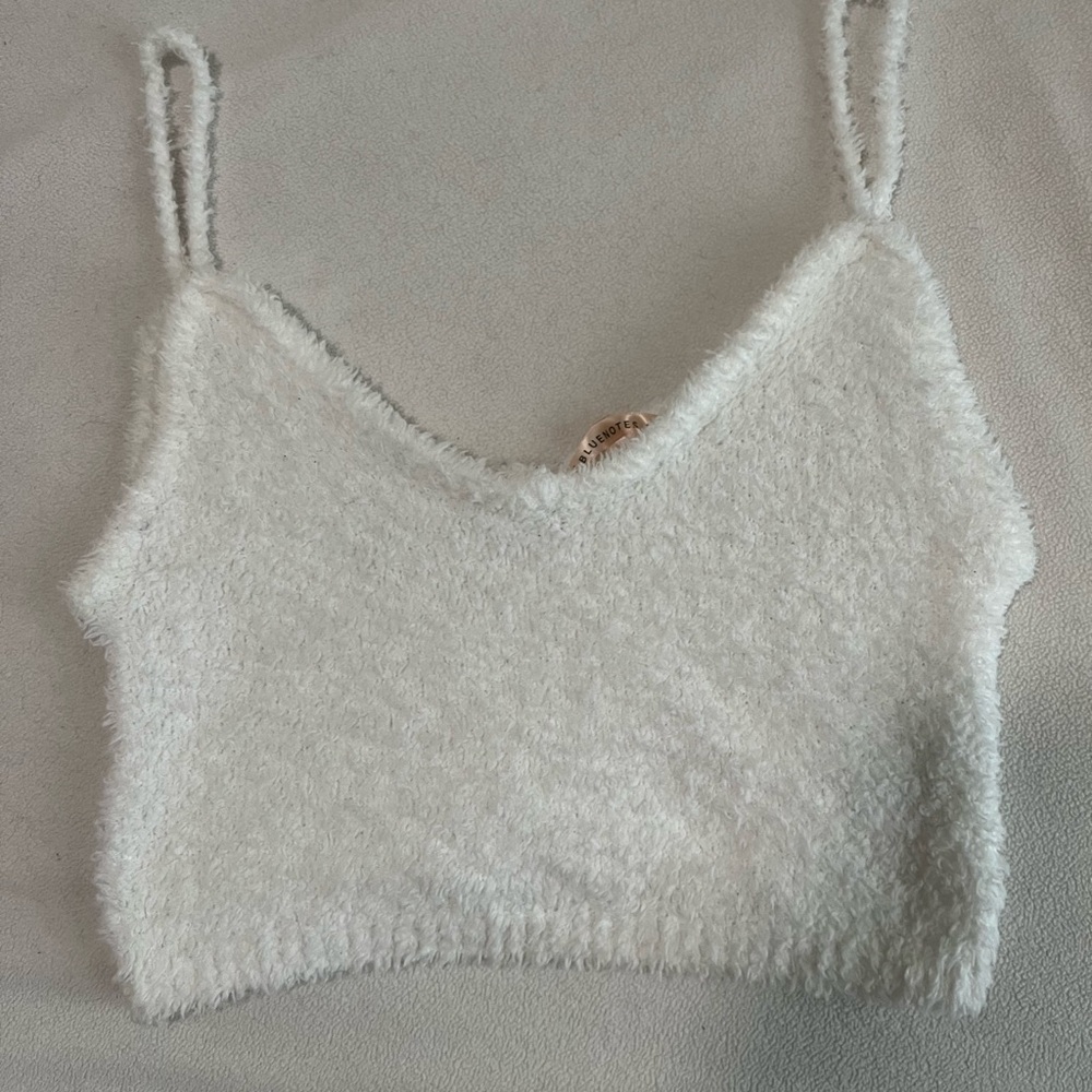 BLUENOTES FLUFFY CROP TOP